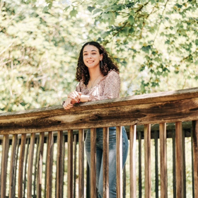 Cianna Morris’ headshot.