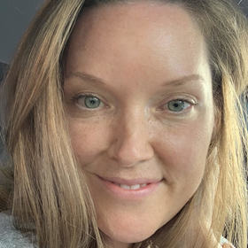 Tanya Hallowell’s headshot.