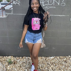 Shaquandra Denson’s headshot.