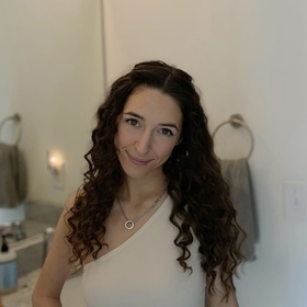 Ashleigh Drake’s headshot.