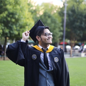 Kha Nguyen’s headshot.