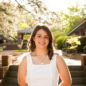 Anna Ranieri’s headshot.