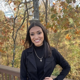 Clara Romero’s headshot.