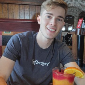 Victor Batistela’s headshot.