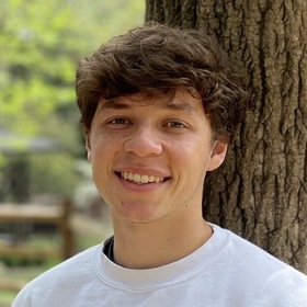 Daniel Oman’s headshot.