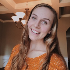 Mackenzie Walls’ headshot.