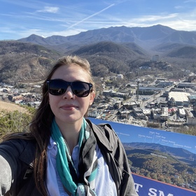 Amanda Duren’s headshot.