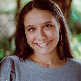 Taylor Sheffield’s headshot.