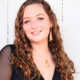 Valerie Olzer’s headshot.