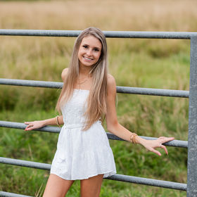 Jessica Wynne’s headshot.