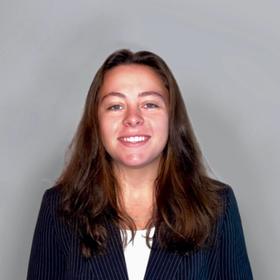 Alexa Abbatantuono’s headshot.