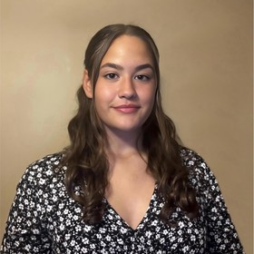Ava Czerniach’s headshot.