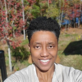 Anika Jones’ headshot.