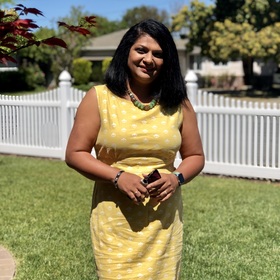 Shara Handigund’s headshot.