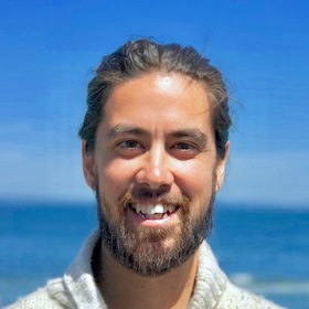 Jason Tsukahara’s headshot.