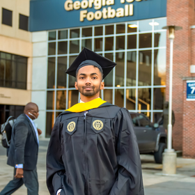 Zobair Shahadat’s headshot.