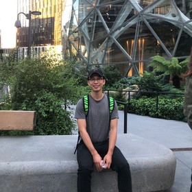 Ruochen Zhu’s headshot.