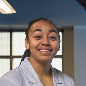 Dani Mendez’s headshot.
