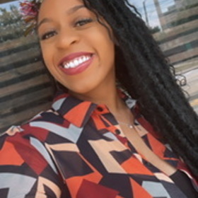 Kayla Vines’ headshot.