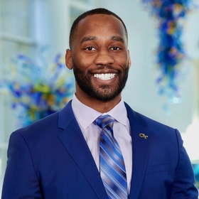 Roman Mendes’ headshot.
