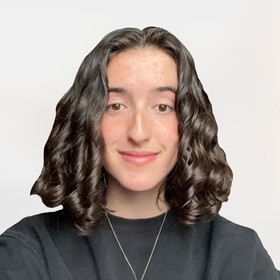 Madeline Barnes’ headshot.