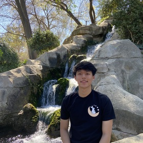 Justin Lee’s headshot.