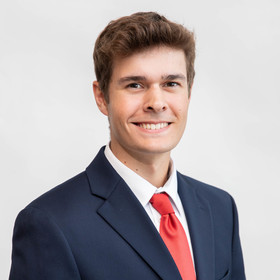 Oliver Hollerung’s headshot.