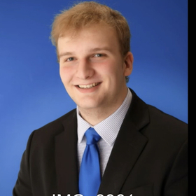Noah Beck’s headshot.