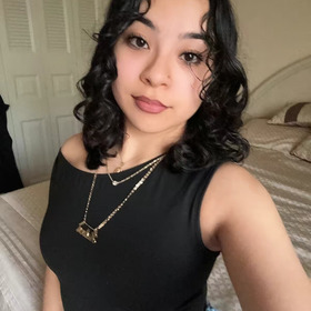 Aeleen Diaz-Zambrano’s headshot.