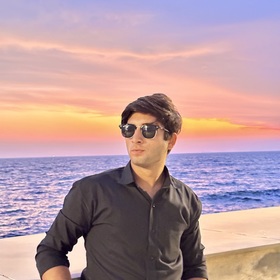 Hanza Javaid’s headshot.