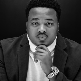 Darnell Robbins’ headshot.