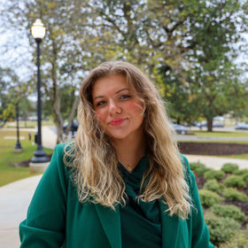 Zoi Moon’s headshot.