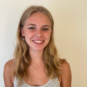 Mary Effinger’s headshot.