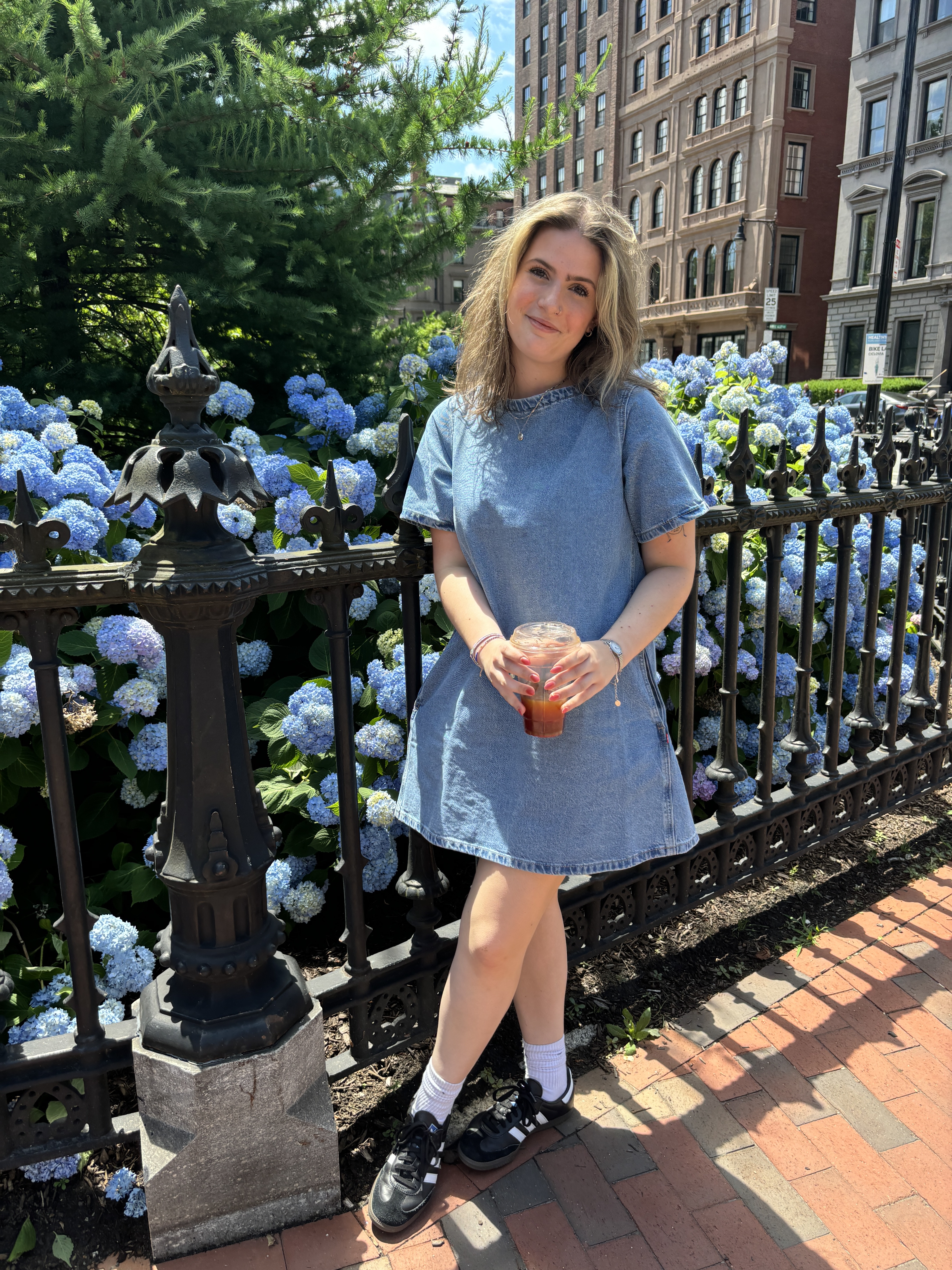 Placeholder headshot for Phoebe Alves.