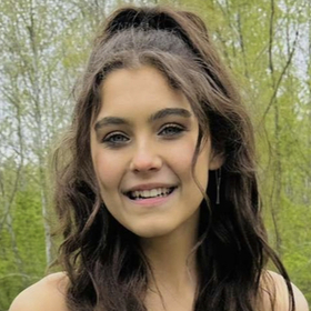 Lily Schoenike’s headshot.