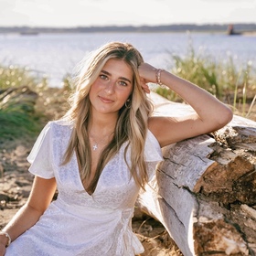 Nicoletta Skambas’ headshot.