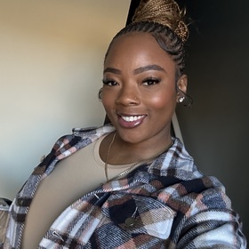 Shannon Claxton’s headshot.