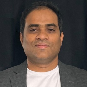 Raghuvender Gowda’s headshot.