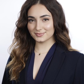 Maral Garmroudi’s headshot.