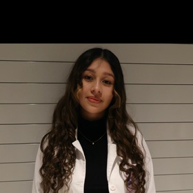Iris Rosas Ochoa’s headshot.