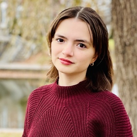 Jane Robinson’s headshot.