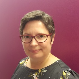 Elena Varan’s headshot.