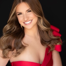 Anna Lombardo’s headshot.