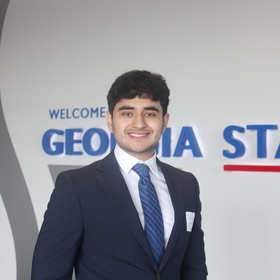 Daniel Erazo’s headshot.