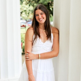 Amelia Livezey’s headshot.