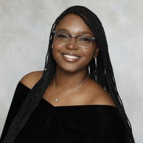 Anniyah Brown’s headshot.