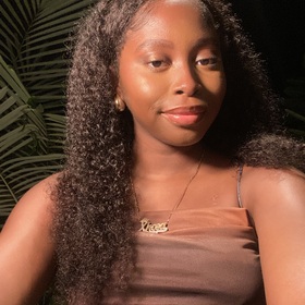 Xhosa Meulens’ headshot.