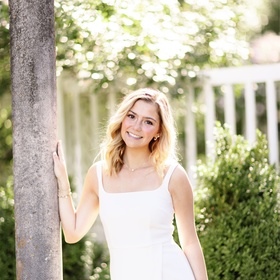 Scarlett Padgett’s headshot.