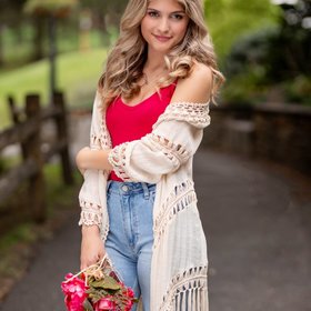 Amanda Debettencourt’s headshot.
