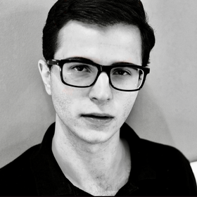 Robert Karapetyan’s headshot.